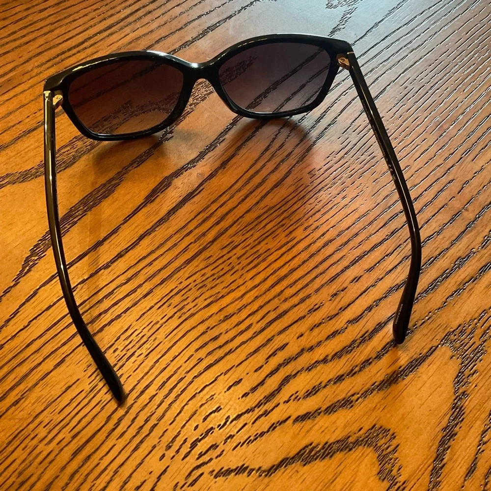 Coach - NWOT .Black Full Rim Square Women's Black Sunglasses - Picture 6 of 10